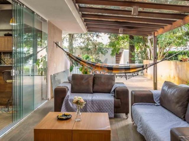 Casa de 4 Suítes à Venda no Condomínio Montmartre | Santa Felicidade Curitiba