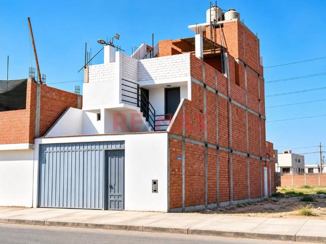 Casa De 4 Pisos En Cañete