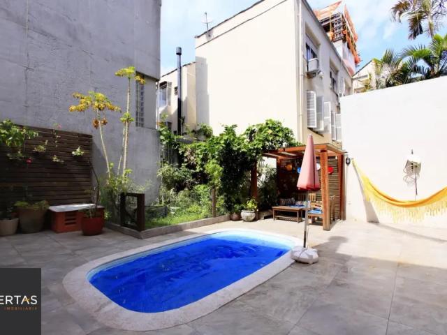 Casa de 4 quartos, 3 banheiros, 3 vagas no bairro Rio Branco