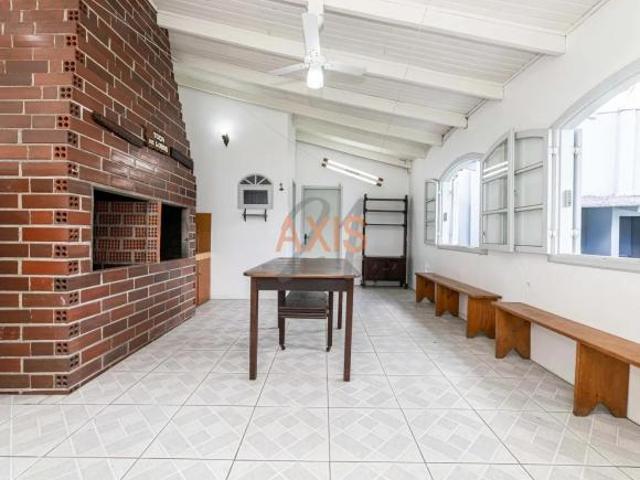 Casa de 4 quartos à Venda na Rua Piauí | Parolin Curitiba