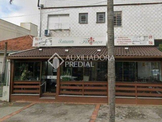 Casa de 4 quartos com 4 vagas à venda no bairro Vila Ipiranga em Porto Alegre