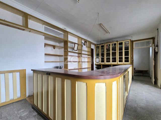 Casa de 4 quartos com entrada lateral – Achada, Nordeste