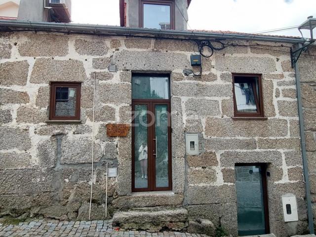 Casa de 4 quartos com suíte em Sabugueiro