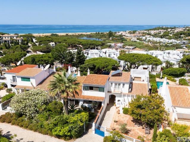 Casa de 4 quartos com vista mar, piscina perto do Vale do Lo. 134m² Almancil