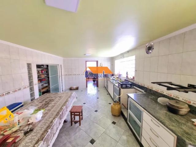 Casa de 4 quartos no bairro Carlos Prates