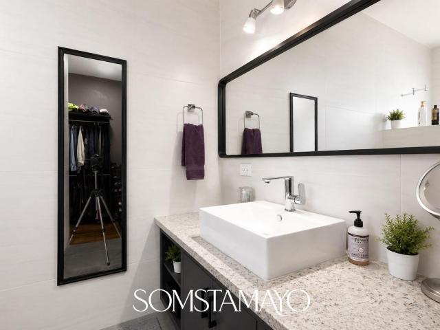 Casa en venta de 4 recamar?s en Zona Dorada con Paneles Solares cerca de Gomez Morin