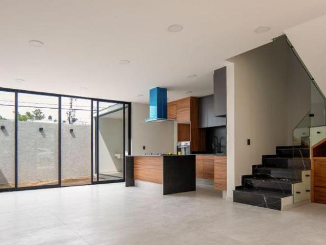 CASA DE 4 RECÁMARAS ALTAVISTA RESIDENCIAL COTO BOSQUES