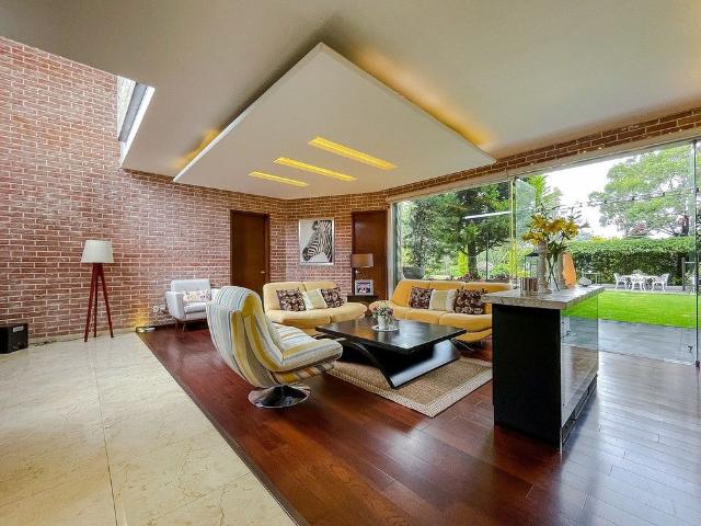 Casa en venta o renta en Bosque Real, junto al Fair way