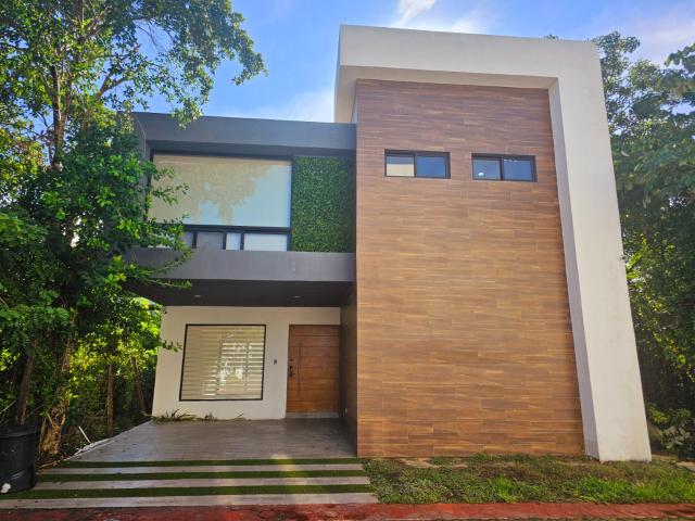 Casa de 4 Recámaras con Piscina Privada en Renta – Bosques de Bambú, Playa del Carmen