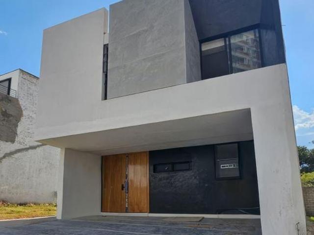 Casa de 4 recamaras Coto Pontevedra Zapopan Norte
