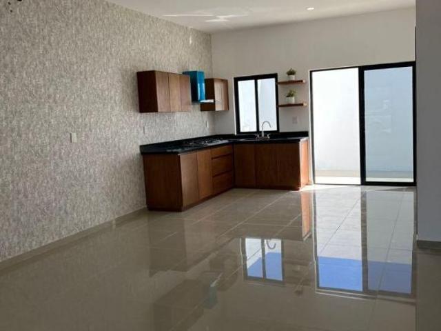 Casa de 4 recamaras en Coto Platino Norte totalmente nueva