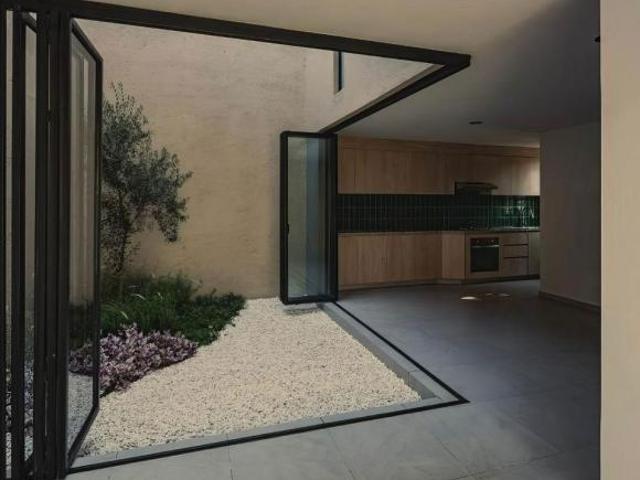 Casa de 4 Recamaras en esquina Jardines del Valle Zapopan Jalisco