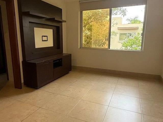 Casa de 4 recámaras en venta/renta en privada Tamarindos, Temozón Norte, Mérida