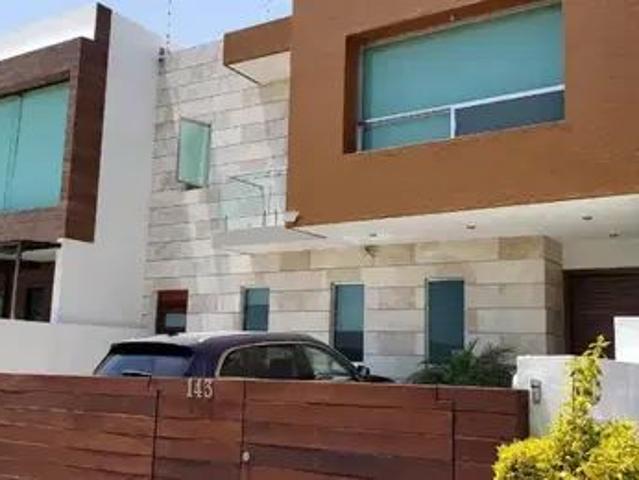 Casa De 4 Recamaras En Venta, Cumbres Del Lago, Juriquilla