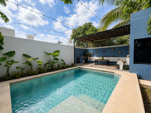 CASA DE 4 RECAMARAS EN VENTA CON PISCINA DENTRO DE PRIVADA EN GRAN SANTA FE NTE