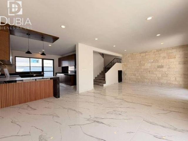 Casa de 4 recamaras en Xalapa zona animas, UNA habitación en planta baja
