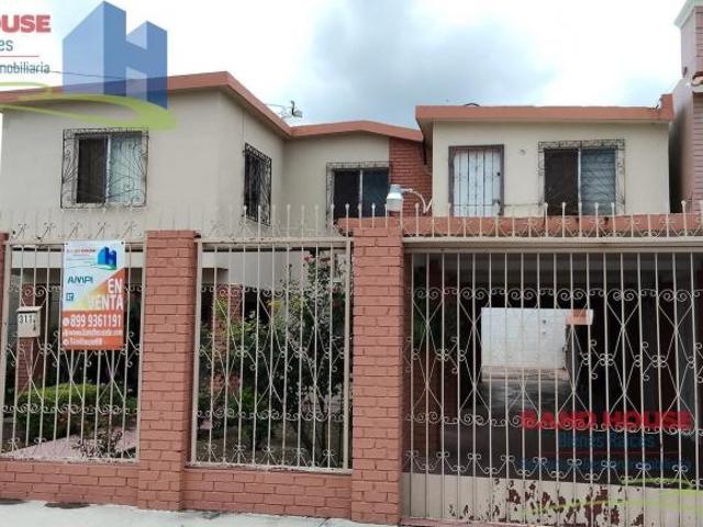 Casa de 4 Recamaras, 3 Baños en Col. Virreyes en Reynosa, Tamps
