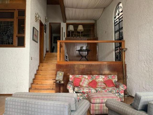 Casa de 542 m² con 4 recámaras en venta en Lomas de las Palmas