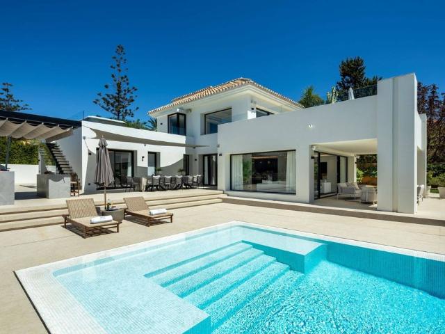 Casa de 545 m2 en venta Nueva Andalucia, Andalucía