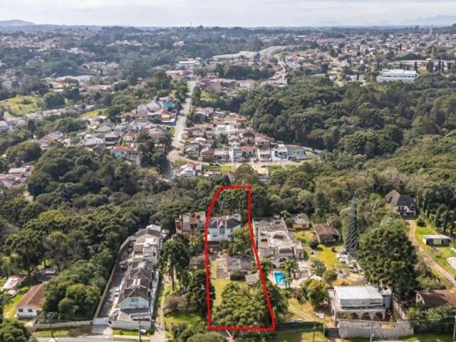 Casa de 550 m2 em terreno de 3.454 m2 no Taboão – Moradia ou Investimento