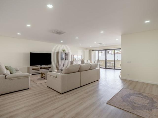 Casa de 560 m² à venda Quarteira, Loulé, Faro