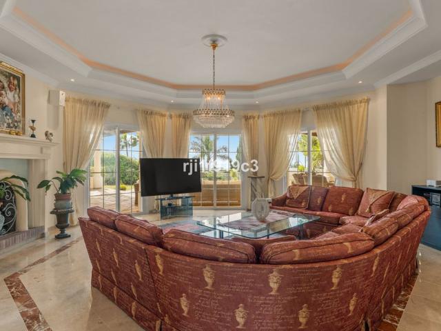 Casa de 571 m2 en venta Elviria, España