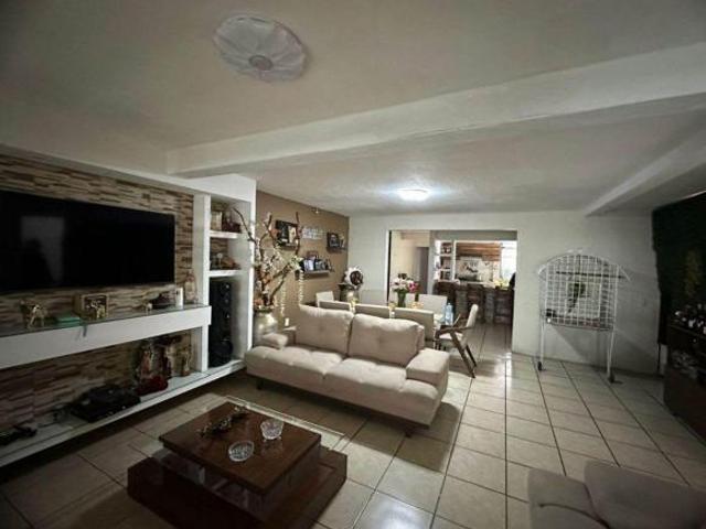 Casa de 575 m² con 4 recámaras en venta en Ciudad Satélite
