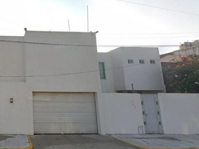 Casa de 590 m2 con 4 recámaras en venta en Puerto México