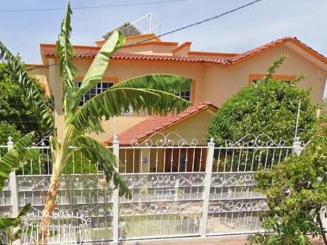 Casa de 599 m² con 5 recámaras en venta en Arboledas