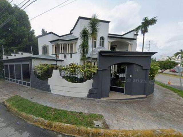 Casa de 500 m² con 5 recámaras en venta en Supermanzana 12