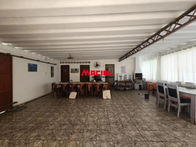 Casa de 500m² de Terreno no Jardim das Industrias!