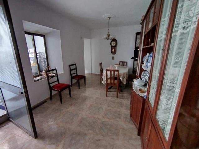 CASA DE 5 DORMITORIOS EN EL CENTRO DE VELEZ