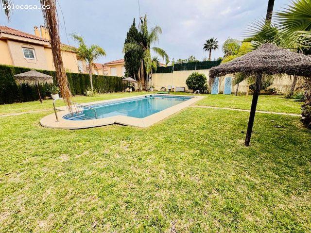 Casa de 5 dormitorios en Los Alamos, Torremolinos. Costa del Sol