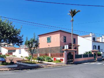 Casa de 5 quartos com duas entradas independentes Pico da Pedra