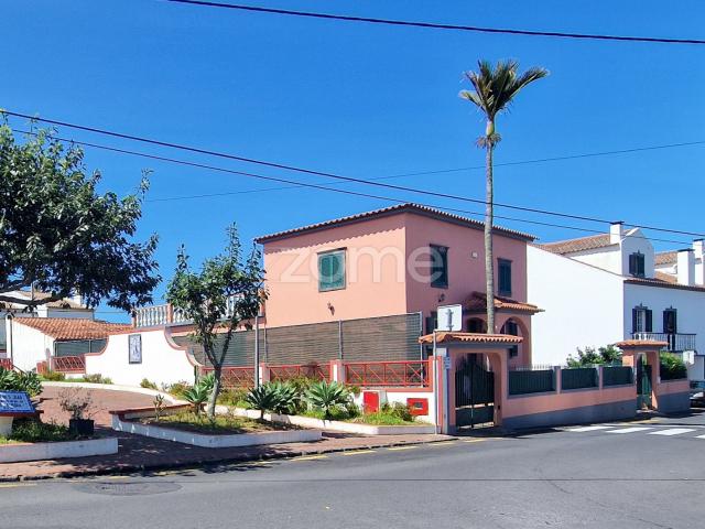 Casa de 5 quartos com duas entradas independentes Pico da Pedra