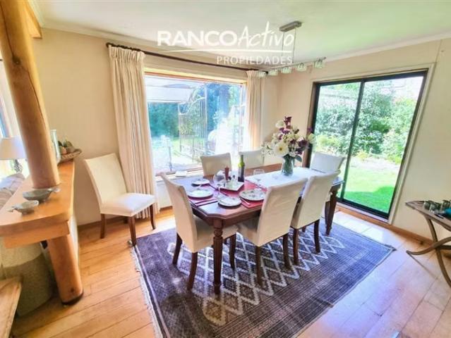 Casa de 5D5B con quincho, a pasos del lago, en Puerto Varas | 5 dormitorios por 11000.00 en Puerto Varas