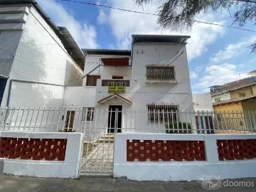 Casa de 650 m2 en ubicación comercial