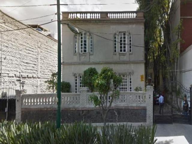 Casa de 670 m² de terreno con 5 recámaras en venta en Roma Norte