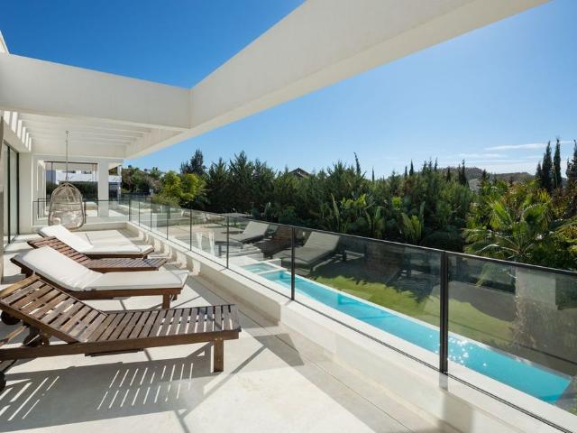 Casa de 680 m2 en venta Nueva Andalucia, España