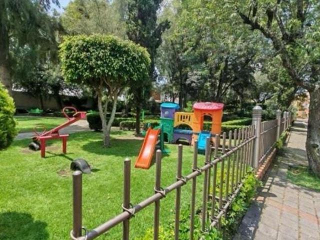 Casa de 697 m² con 4 recámaras en venta y renta en Colinas del Bosque