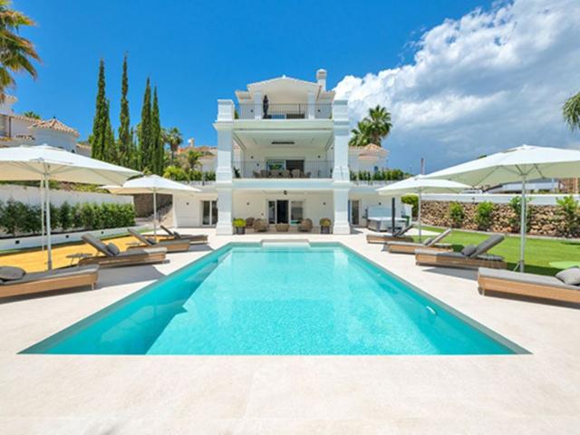 Casa de 600 m2 en venta Nueva Andalucia, Andalucía