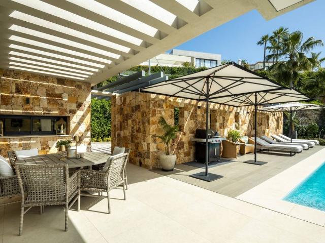 Casa de 615 m2 en venta Nueva Andalucia, España