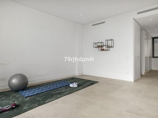 Casa de 635 m2 en venta Cabopino, España