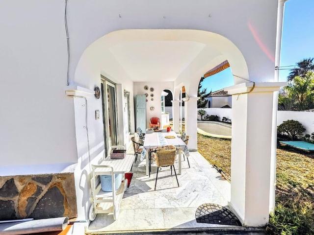 Casa de 636 m2 en venta Benalmádena Costa, España