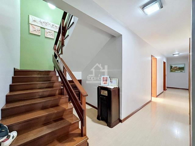 CASA DE 6 DORMITÓRIOS