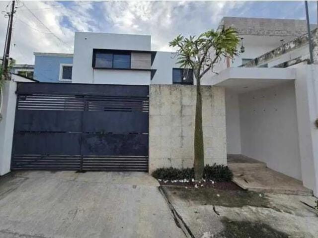 Casa de 6 Habitaciones Ideal para Oficinas en Montevideo Mérida Yucatán