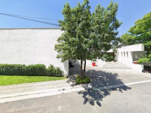 Casa de 757 m² con 4 recámaras en venta en Villa Montaña
