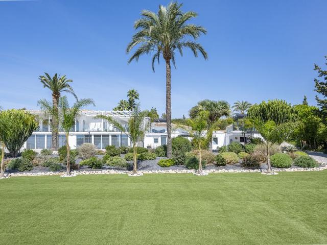 Casa de 783 m2 en venta Elviria, Andalucía