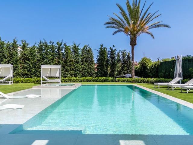 Casa de 787 m2 en venta Los Monteros, España
