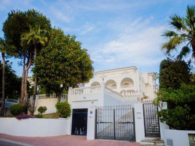 Casa de 785 m2 en venta Benalmádena, Andalucía